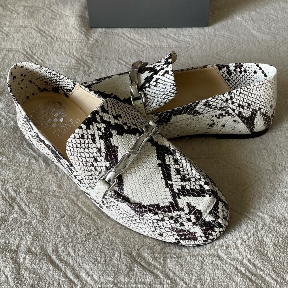 Vince Camuto snakeskin loafers NIB